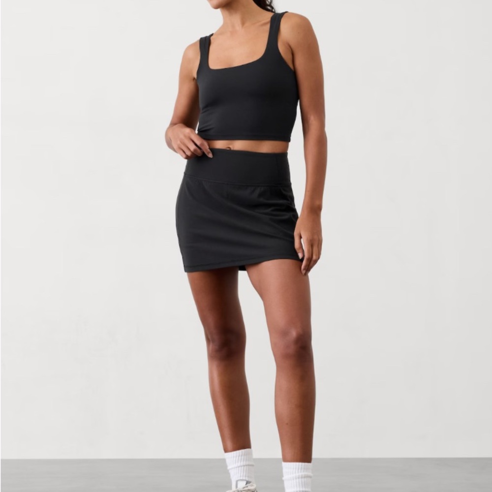 Athleta SALUTATION STASH 14 1/2 “ SKORT